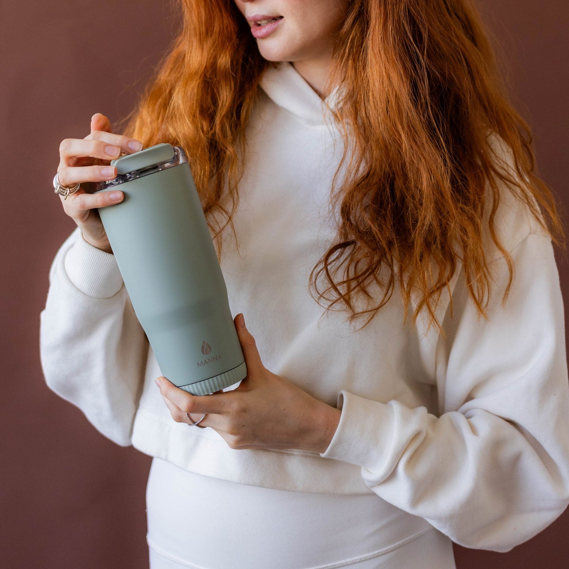 30-oz-groove-tumbler-m3 4Manna_Website_Lifestyles-17.jpg